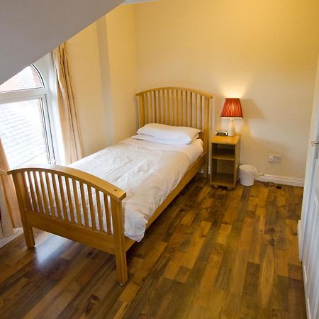 Somerton House Rooms Only เบลฟาสต์ ภายนอก รูปภาพ