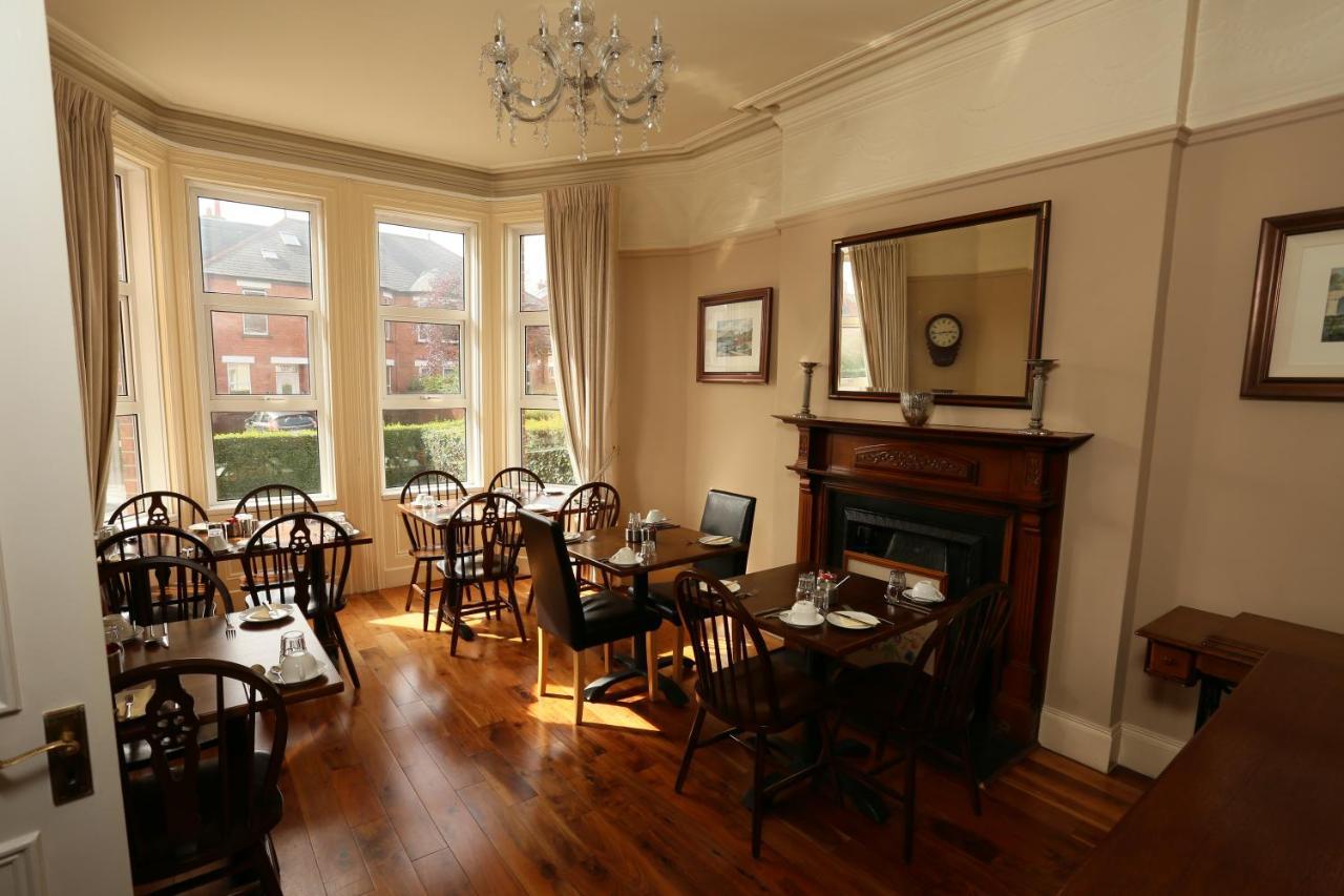 Somerton House Rooms Only เบลฟาสต์ ภายนอก รูปภาพ